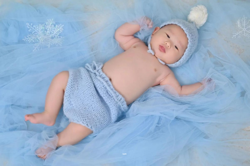 重庆三个月宝宝挠耳朵 重庆三个月宝宝挠耳朵